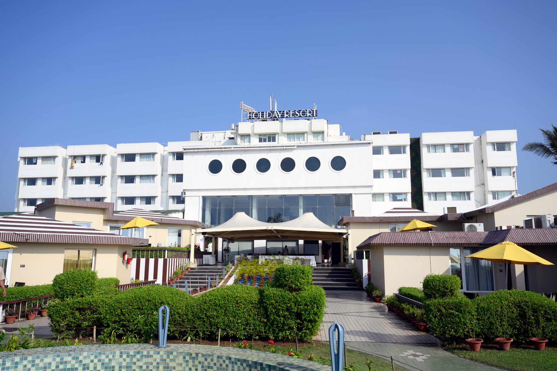 Puri Holiday Resort Beachfront View